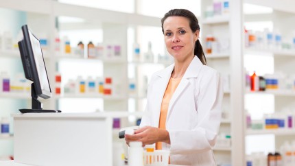 Versicherungen für Apotheker: Apothekerin Versicherungen für Apotheker: Apothekerin