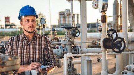 Gewerbliche Haftpflichtversicherung: Fachmann auf der Arbeit - gut Haftpflicht versichert Gewerbliche Haftpflichtversicherung: Fachmann auf der Arbeit - gut Haftpflicht versichert