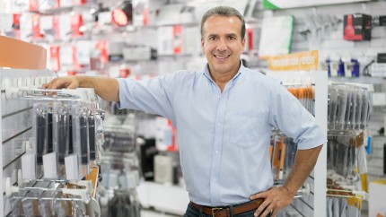 Gothaer Unternehmer-Police: Unternehmer in seiner Firma Gothaer Unternehmer-Police: Unternehmer in seiner Firma