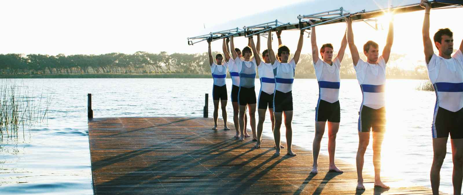 Gothaer Gruppenunfallversicherung für Vereine: Vereinsmitglieder am See - gut versichert durch den Verein.