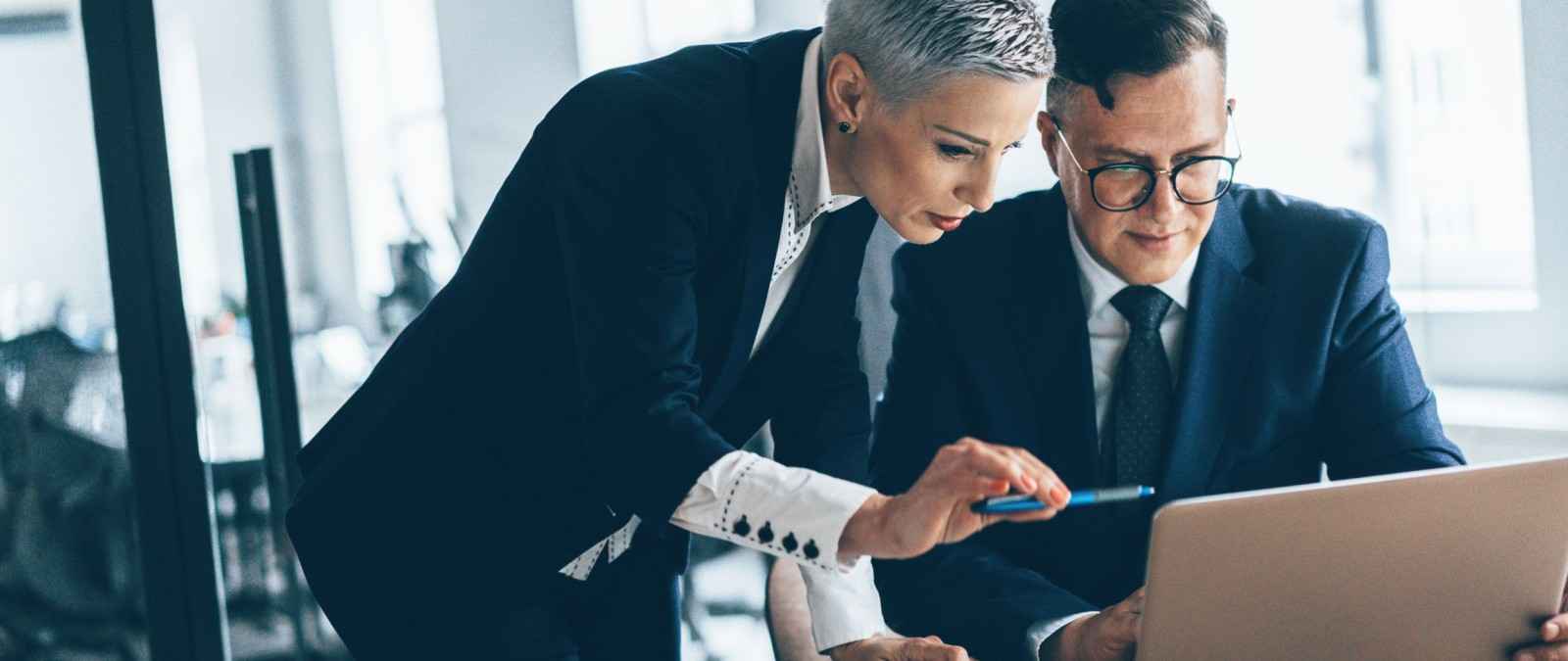 Gothaer D&O-Versicherung: Manager*innen in einem Unternehmen brauchen eine Haftpflicht, um nicht evtl. mit ihrem privaten Vermögen haftbar gemacht zu werden.