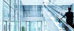 Gothaer Gewerbliche Glasversicherung: Glasrolltreppen und Fensterfronten aus Glas sollten immer gut versichert sein.