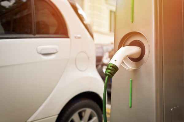 Für Ihr Elektro-Auto jetzt Beitragsnachlass von 10 % - sowohl in der Haftpflicht als auch in der Voll- und Teilkasko Autoversicherung erhalten.