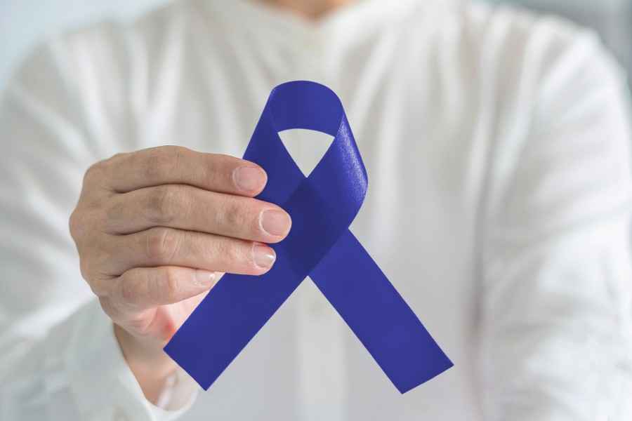 Blaue Schleife als Symbol für Darmkrebsprävention