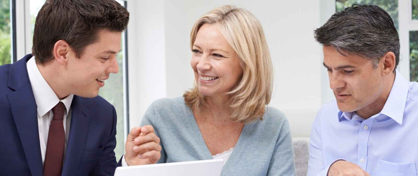 Gothaer Immobilienfonds: Anleger lassen sich über Fonds, Immobilien und Geld umfassend beraten.