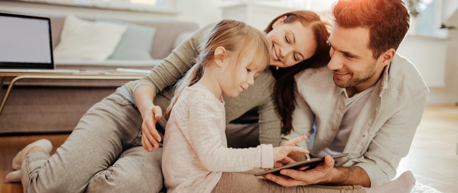 Gothaer Private Rentenversicherung: Familie zu Hause.