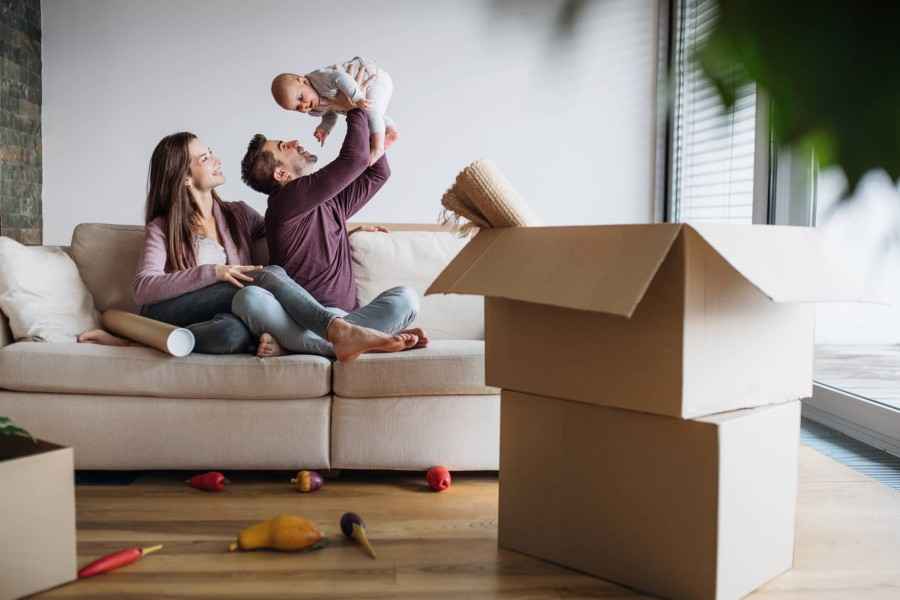 Familie absichern: So sorgen junge Eltern richtig vor