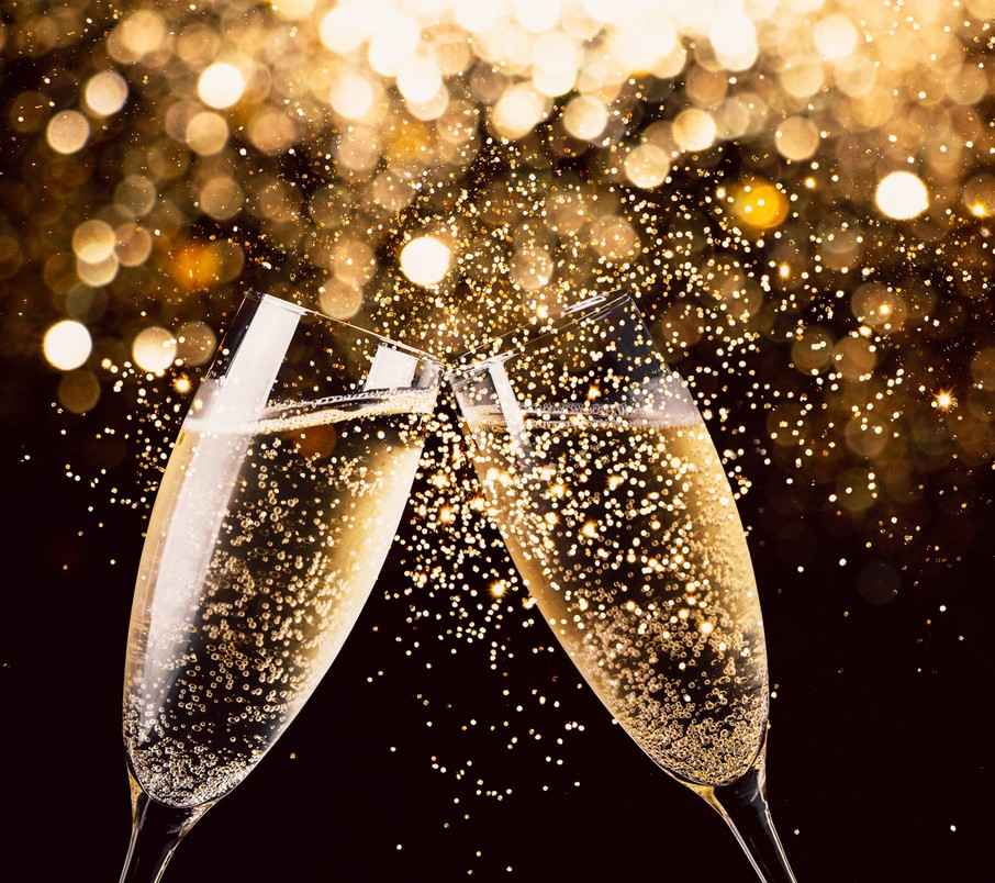 Sektgläser in der Silvester-Nacht
