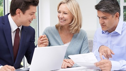 Immobilienfonds: Anleger lassen sich über Fonds, Immobilien und Geld umfassend beraten. Immobilienfonds: Anleger lassen sich über Fonds, Immobilien und Geld umfassend beraten.