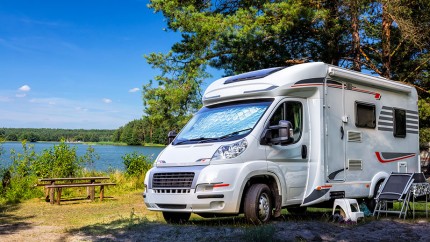 Gothaer Wohnmobilversicherung: Für Ihr Wohnmobil am See können Sie online eine Versicherung anfordern. Gothaer Wohnmobilversicherung: Für Ihr Wohnmobil am See können Sie online eine Versicherung anfordern.