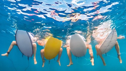 Auslandskrankenversicherung: Kinder vergnügt am Meer mit einer guten Krankenversicherung für die Reise. Auslandskrankenversicherung: Kinder vergnügt am Meer mit einer guten Krankenversicherung für die Reise.