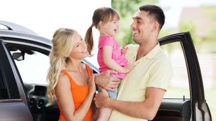 Familie am Auto Familie am Auto