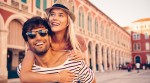 Junges Paar auf Reisen Junges Paar auf Reisen
