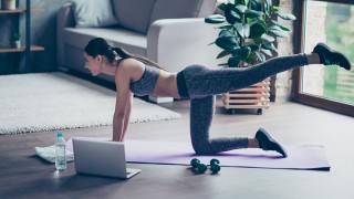 Das digitale Trainingsprogramm von Kaia hilft Ihnen bei Rückenschmerzen. Das digitale Trainingsprogramm von Kaia hilft Ihnen bei Rückenschmerzen.