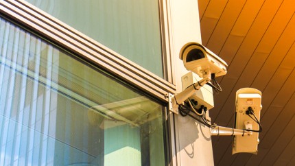 Sicherungsrichtlinien: Sicherungstechnik, zum Beispiel eine Überwachungskamera Sicherungsrichtlinien: Sicherungstechnik, zum Beispiel eine Überwachungskamera