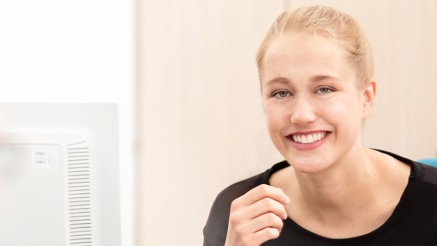 Starten Sie mit uns Ihr duales Studium: Versicherungswesen im dualen Studium Starten Sie mit uns Ihr duales Studium: Versicherungswesen im dualen Studium